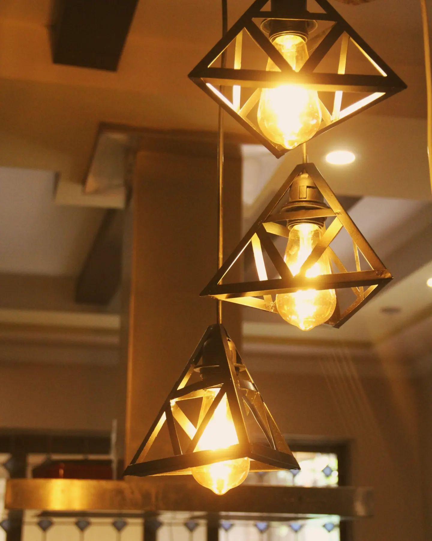 Small Triangle Pendant Light (Single)