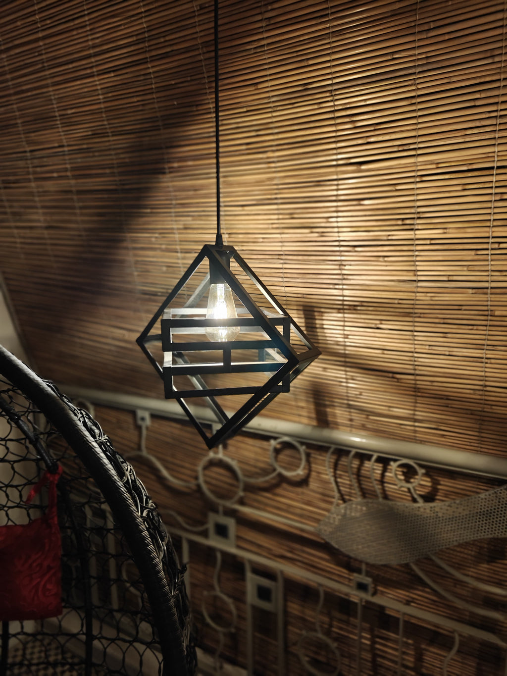 Rhombus Shaped Pendant Light