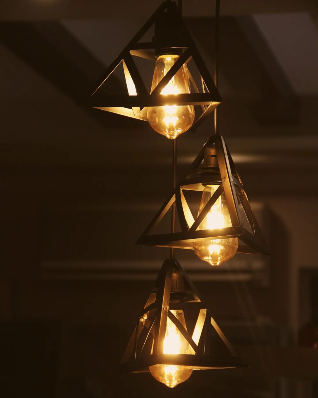 Small Triangle Pendant Light (Single)